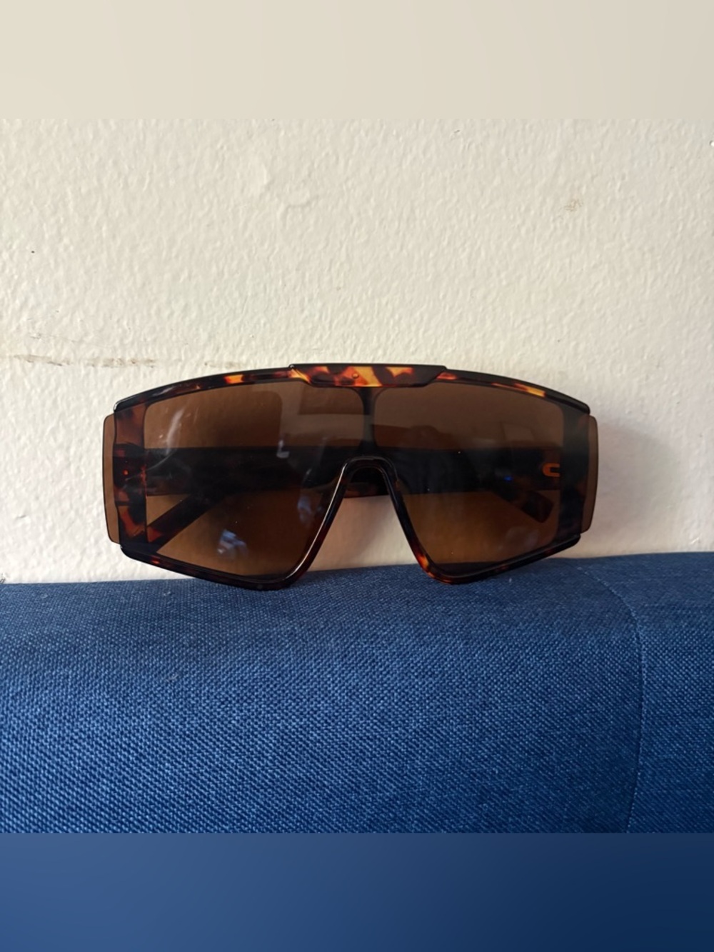 Tortoiseshell Shield Sunglasses - Brown Lenses